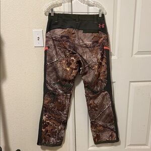 Under Armour Woodland Camo Pants with Pink Accents size 6
